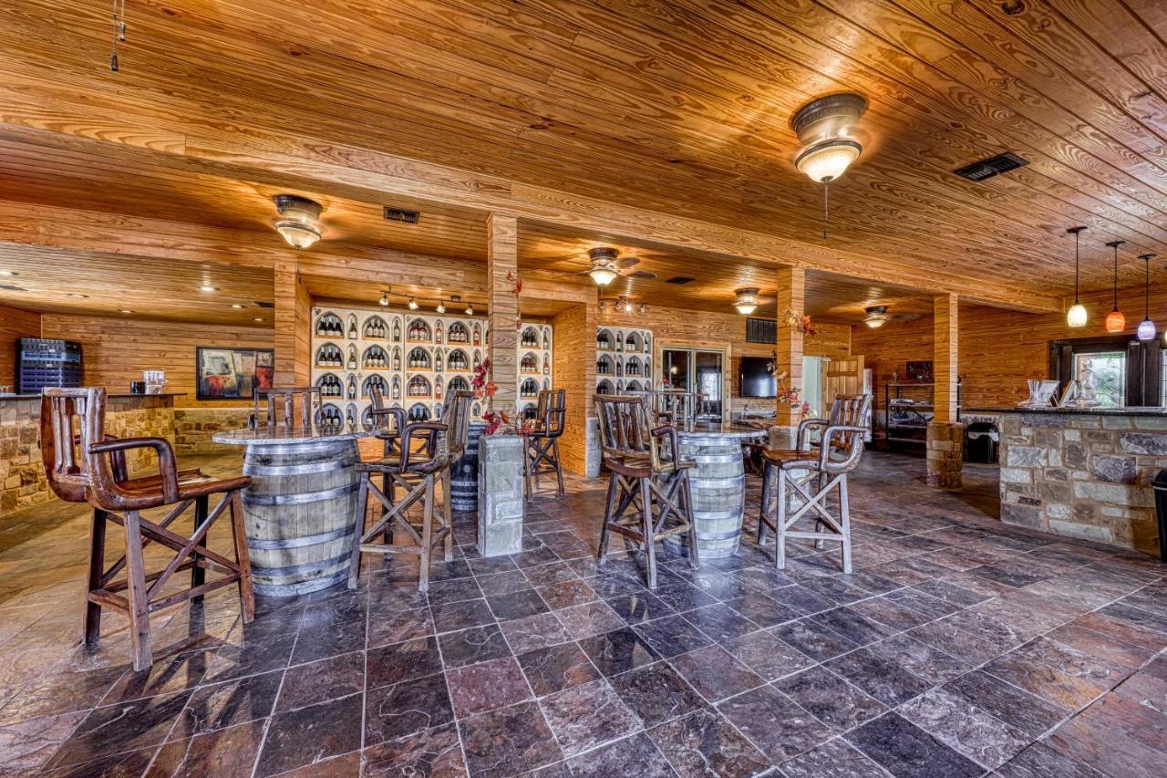 Villa The Plum @ Mendelbaum Winery Guest Cabins à Fredericksburg Extérieur photo